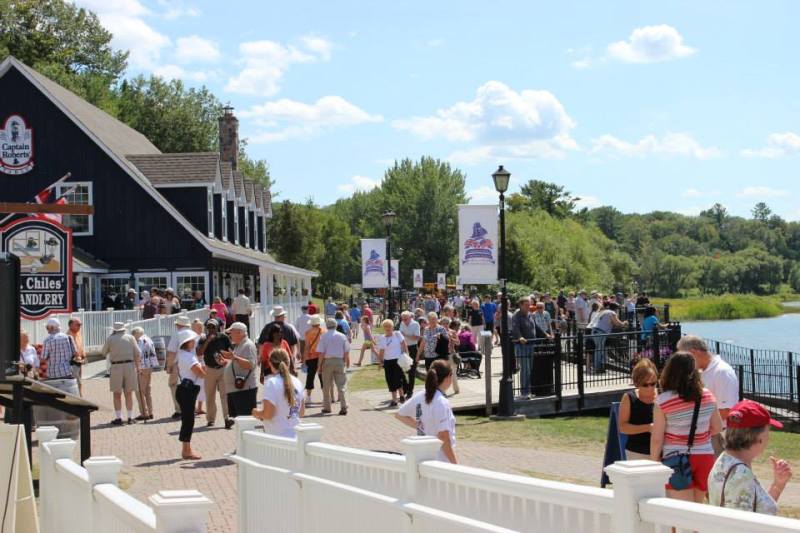 Located at Discovery Harbour just steps away from the King's Wharf Theatre, Captain Roberts' Table offers a unique waterside dining experience on the shores of beautiful Penetanguishene Bay.