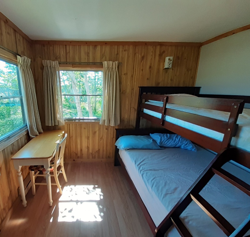 Cottage #6 Double~Single Bunkbed