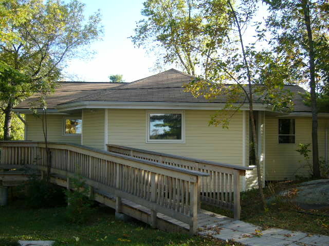 Cottage 7 with ramp